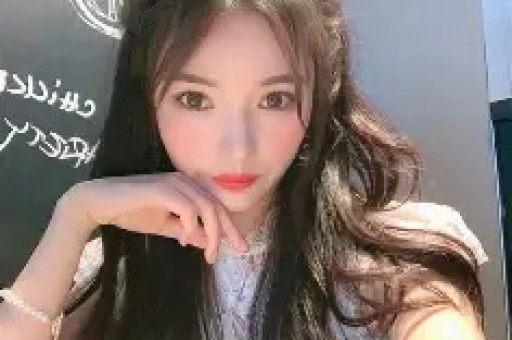 网红小英带货翻车比官网卖得还贵粉丝询问被直接禁言